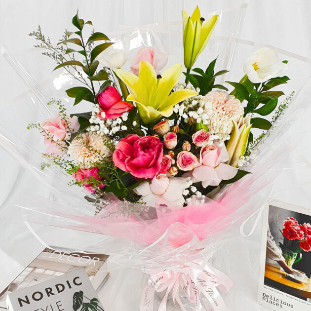 Saskia Fresh Flower Bouquet