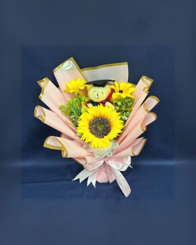 ZENNDAYA GRADUATION BOUQUET