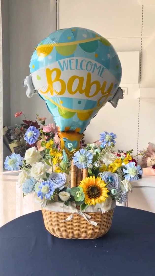 Arinie - Baby Born Gift Flowers